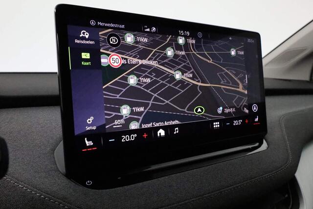 Skoda Enyaq iV Selection 132 kW / 180 pk | ¤ 4.519,- VOORRAADVOORDEEL!!! | 20" Inch Velgen | Achteruitrijcamera | Adaptive Cruise Control | Dodehoekdetectie | Keyless Entry | Stoelverwarming | Stuurwielverwarming