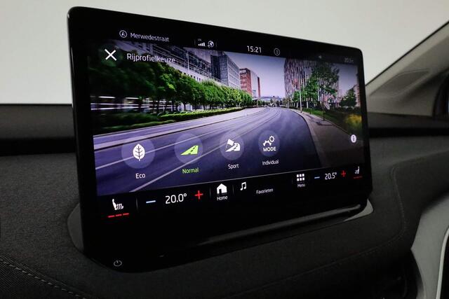 Skoda Enyaq iV Selection 132 kW / 180 pk | ¤ 4.519,- VOORRAADVOORDEEL!!! | 20" Inch Velgen | Achteruitrijcamera | Adaptive Cruise Control | Dodehoekdetectie | Keyless Entry | Stoelverwarming | Stuurwielverwarming