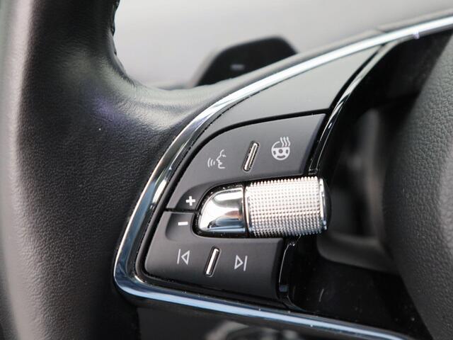 Skoda Enyaq iV 80 204 Pk Automaat | Adaptive Cruise | Stoelverwarming | Stuurverwarming | Navigatie | Trekhaak | 20 Inch | 70.388 Km!!