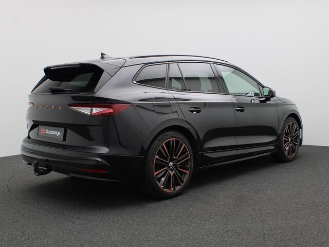 Skoda Enyaq iV 60 Founders Edition Black 180PK Aut. SOH 93%, 21" LM Velgen, Trekhaak, Alarm, Cruise Controle, Achteruitrijcamera, Crystal Face, Virtual Pedal, Stoelverwarming, Achteruitrijcamera, Keyless