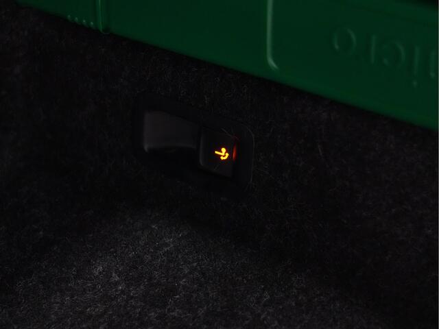 Skoda Enyaq iV Skoda 80 204pk First Edition Panorama Wegkl. trekhaak Navigatie Stoel/Stuurverwarming 244