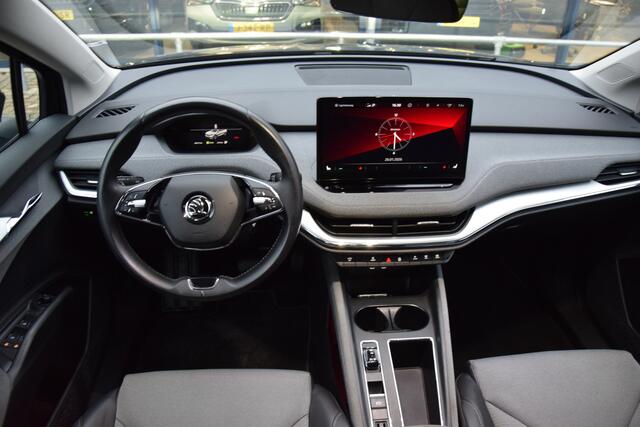 Skoda Enyaq iV 180PK Automaat 60 | Org. NL | BOVAG Garantie | SOH 94% | Warmtepomp | Trekhaak | Parkeersensoren + Camera | Apple Carplay/Android Auto |
