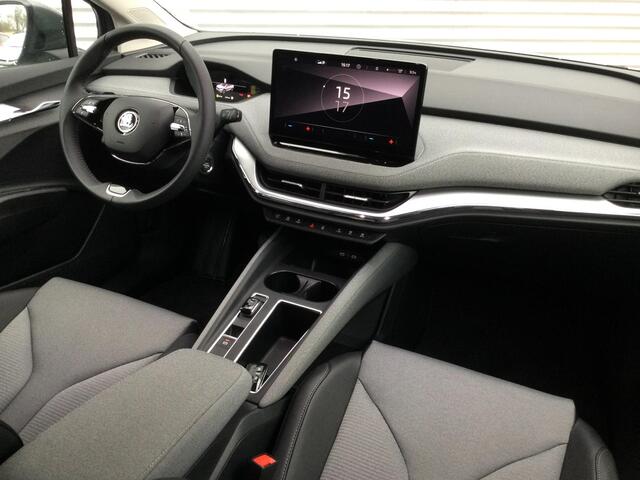 Skoda Enyaq iV 60 180PK Business Edition | LED | Stuurverwarming | Camera |