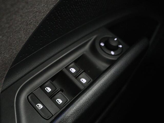 Skoda Enyaq iV 60 | 68.900km NAP | Sfeerverlichting | Carplay | Half leder | Navigatie | Full LED | Chroom Pack | Climate control | Parkeerhulp | Cruise control