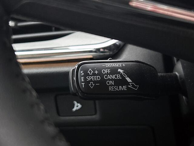 Skoda Enyaq iV 80 / 204PK / 82KWh Lounge / Navigatie / Pdc+Camera / 1/2 Leder / Carlpay-Android / Airco-ecc./ Xenon / Apk Nieuw