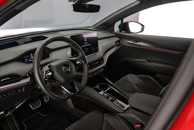 Skoda Enyaq iV 60 180pk Automaat Trekhaak, Warmtepomp, Adaptive cruise control, Navigatie, 360 camera, Achteruitrijcamera, Elektrische achterklep, LED matrix koplampen