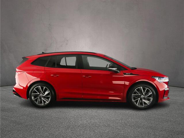 Skoda Enyaq iV 60 180pk Automaat Trekhaak, Warmtepomp, Adaptive cruise control, Navigatie, 360 camera, Achteruitrijcamera, Elektrische achterklep, LED matrix koplampen