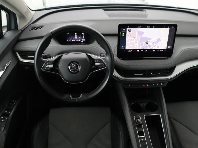 Skoda Enyaq iV 60 | Trekhaak | Carplay | Camera | Half leder | Navigatie | Parkeerhulp | Sfeerverlichting | Cruise control | Full LED | 19'' | Climate control