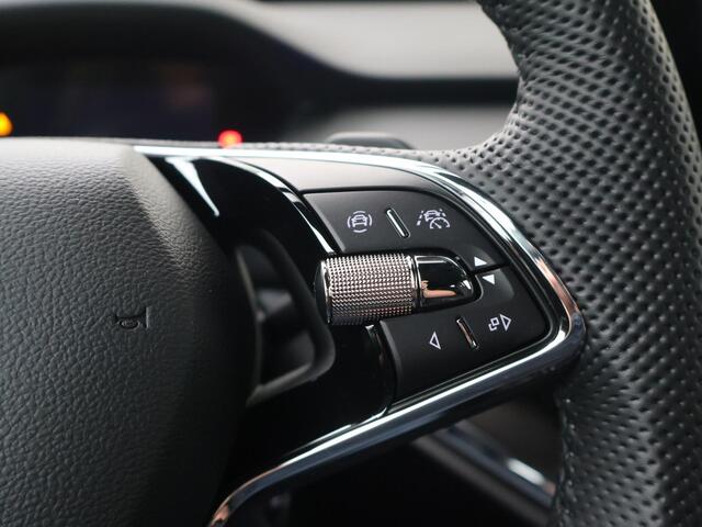 Skoda Enyaq iV 60 Sportline 180 pk | Navigatie | Apple Carplay/Android Auto | Crystal Face | Panoramadak | 21" lichtmetalen velgen |