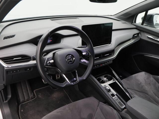 Skoda Enyaq iV 60 180 Pk Sportline | Stoel/Stuur Verwarming | Camera | Climatronic | Adaptive Cruise | Full LED | 20 Inch | 125.515 Km !!