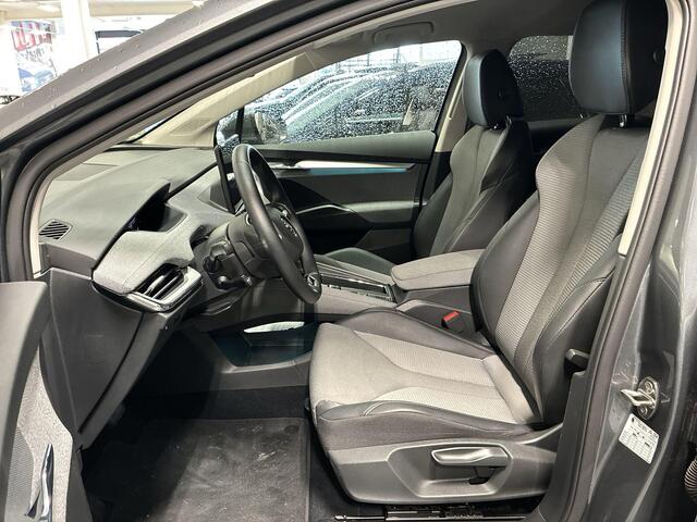 Skoda Enyaq iV 60 180pk Business Edition · Camera · Apple/Android Car Play · Navigatie · P-Sensoren · 19'' Inch ·