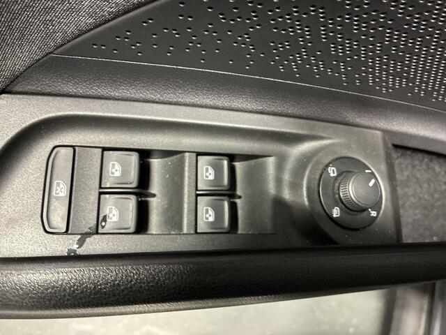 Skoda Enyaq iV 60 180pk · Camera · Apple/Android Car Play · Navigatie · P-Sensoren · Cruise Control · Sfeerverlichting · 19'' Inch ·