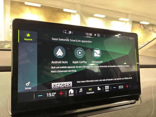Skoda Enyaq iV 60 180pk · Camera · Apple/Android Car Play · Navigatie · P-Sensoren · Cruise Control · Sfeerverlichting · 19'' Inch ·