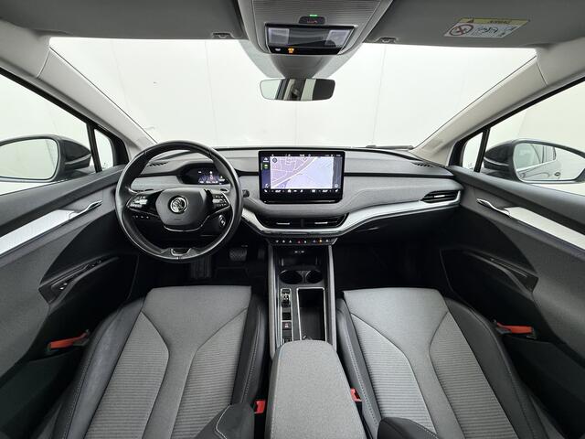 Skoda Enyaq iV 80 SOH 92% Trekhaak Lmv 21" Stoel+Stuurverwarming Matrix Led Camera Apple Carplay Android Auto Navi Ecc Cruise Control Pdc Draadloze telefoonlader Keyless Advanced Privacy Glas Led Isofix DAB Comfort+Klimaat+Licht Pakket 1.000KG Trekgewicht 1e Eigenaar Or