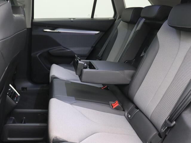 Skoda Enyaq iV 60 Business Edition 170PK Aut. Pano-Schuifdak, Trekhaak, Warmtepomp, Alarm, Stoel-Stuurverwarming, Achteruitrijcamera, Adaptieve Cruise Control