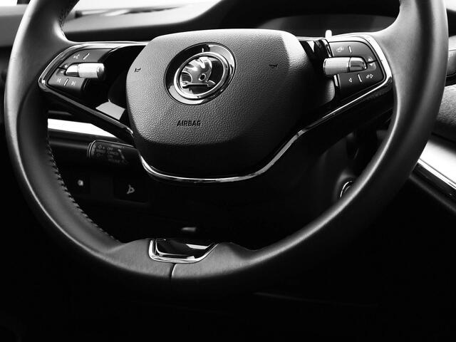 Skoda Enyaq iV 50 150pk Selection · Camera · Apple/Android Car Play · Sfeerverlichting · Cruise Control · 19"Velgen · Navigatie · Verkeersbord Detectie ·