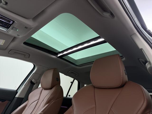 Skoda Enyaq iV 80 Leer Pano-Dak/SchuifDak SOH 93% Trekhaak Camera Navi Ecc Apple Carplay Android Auto Pdc Cruise Control Privacy Glas Led DAB Stuur+Stoel+a-Bankverwarmd Elek.Achterklep Lane Assist Keyless Luxus 1e Eigenaar Origineel Nederlandse Auto Dealeronderhouden 1.