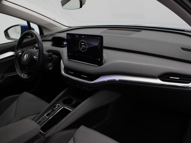 Skoda Enyaq iV 60 Business Edition Plus 180 Pk | Trekhaak | Stoel/Stuur verwarming | Camera | Adaptive Cruise | Matrix LED | CarPlay | 19 Inch | 74.750 Km !!