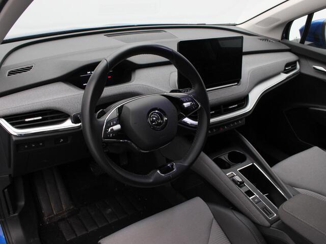 Skoda Enyaq iV 60 Business Edition Plus 180 Pk | Trekhaak | Stoel/Stuur verwarming | Camera | Adaptive Cruise | Matrix LED | CarPlay | 19 Inch | 74.750 Km !!
