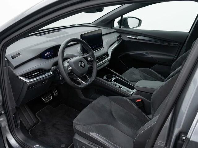 Skoda Enyaq iV Coupé 60 Sportline 180pk | Panoramadak | Navigatie | Climatronic | Wegklapbae trekhaak| 20 inch Lichtmetalen velgen