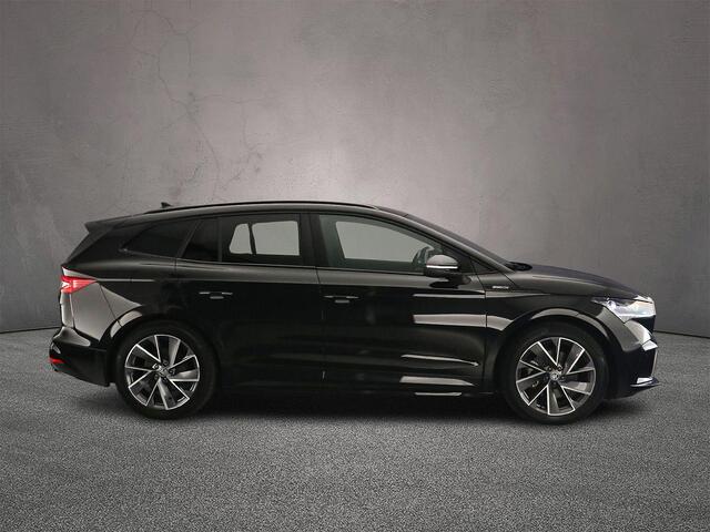 Skoda Enyaq iV 60 Sportline 180pk Automaat Warmtepomp, Adaptive cruise control, Navigatie, Achteruitrijcamera, Stuurwiel verwarmd, LED matrix koplampen, Stoelverwarming