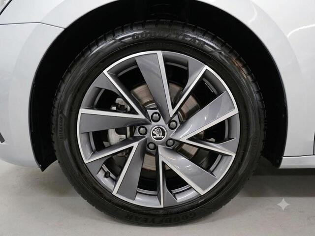 Skoda Enyaq iV 60 Sportline 180pk | Navigatie | Parkeercamera | Stoelverwarming | Adaptieve cruise controle