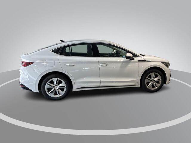 Skoda Enyaq iV Coupé 60 180pk · SOH 94,1% · Panoramadak · Camera · Apple/Android Car Play · 19"Velgen · Sfeerverlichting · Elek. Inklapbare Spiegels ·