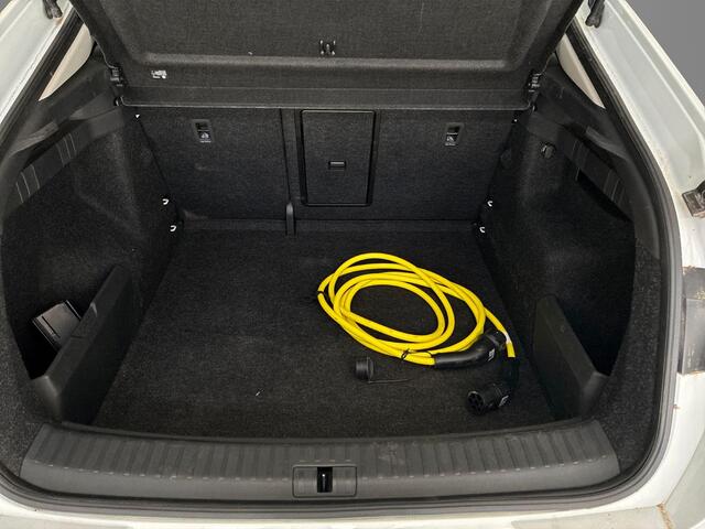 Skoda Enyaq iV Coupé 60 180pk · SOH 94,1% · Panoramadak · Camera · Apple/Android Car Play · 19"Velgen · Sfeerverlichting · Elek. Inklapbare Spiegels ·