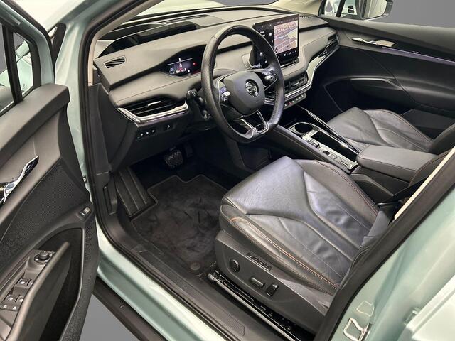 Skoda Enyaq iV 80 204pk Automaat Trekhaak, Warmtepomp, Panoramadak, Adaptive cruise control, Elektrische achterklep, Achteruitrijcamera, LED matrix koplampen