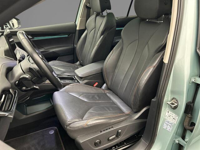 Skoda Enyaq iV 80 204pk Automaat Trekhaak, Warmtepomp, Panoramadak, Adaptive cruise control, Elektrische achterklep, Achteruitrijcamera, LED matrix koplampen