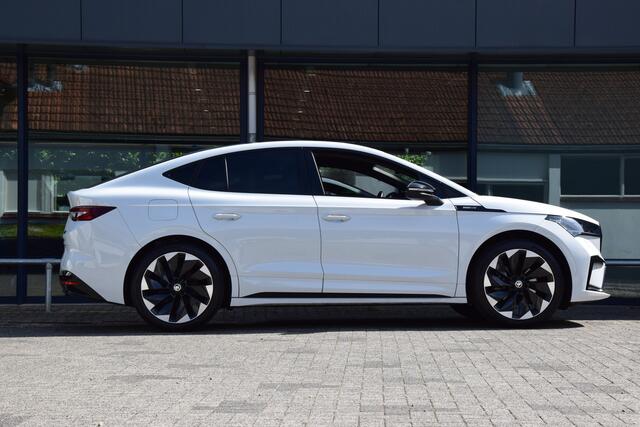 Skoda Enyaq iV Coupé 60 Sportline 180PK | Org. NL | BOVAG Garantie | SOH 91,81% | Trekhaak | Panoramadak | Stoelverwarming | Apple Carplay/Android Auto | Velgen 21'' | El. Kofferklep |