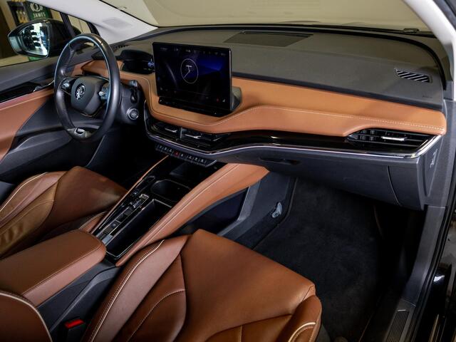 Skoda Enyaq iV 80 204pk / Trekhaak / Dodehoekdetectie / Panorama dak / Adaptieve cruise control / Achteruitrijcamera / Apple carplay / Navigatie /