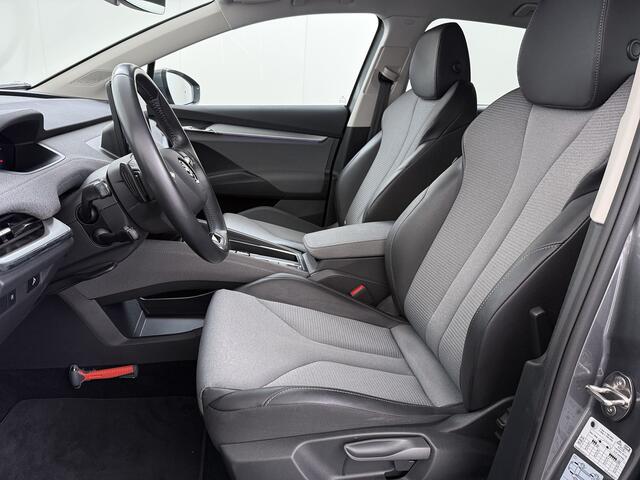 Skoda Enyaq iV 60 SOH 91% Warmtepomp Adap.Cruise Stuur+Stoelverwarming Camera 3-Zone Ecc Navi Apple Carplay Android Auto Keyless Advanced Pdc Lane Assist Dodehoek Assist Lmv 19" Bluetooth DAB Virtual Cockpit Verkeersbord Detectie 1e Eigenaar Origineel Nederlandse Auto D
