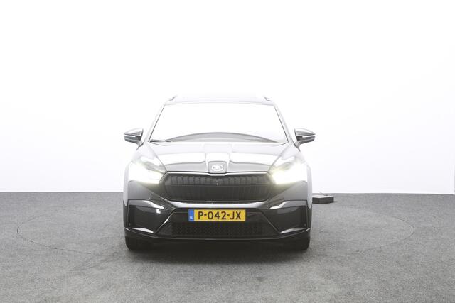 Skoda Enyaq iV 60 KWH 180 PK Sportline, SOH 92 %, Warmtepomp, Panoramadak, Trekhaak