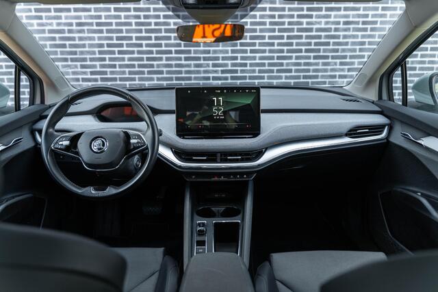 Skoda Enyaq iV 60 | Panoramadak | Trekhaak | 100kW laadmogelijkheid | Lichtmetalen Velgen 21 inch | Keyless Entry | Navigatie | LED Koplampen | Parkeersensoren