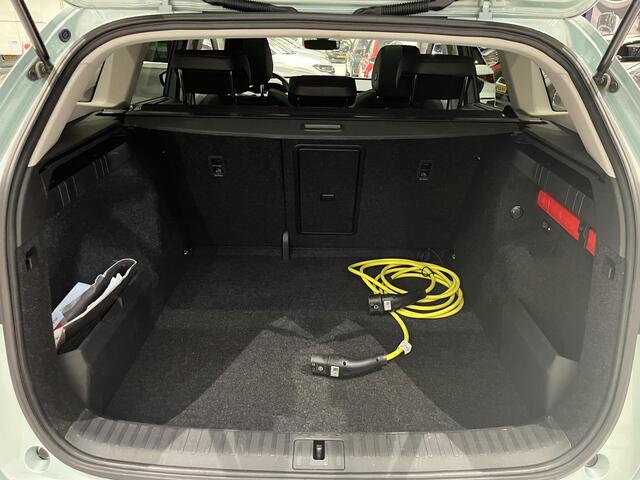 Skoda Enyaq iV 60 | SOH 94,4% | Navi | Panoramadak | Leder interieur | Elektrische trekhaak | Sport pack | Comfort pakket | Comfort stoelen |
