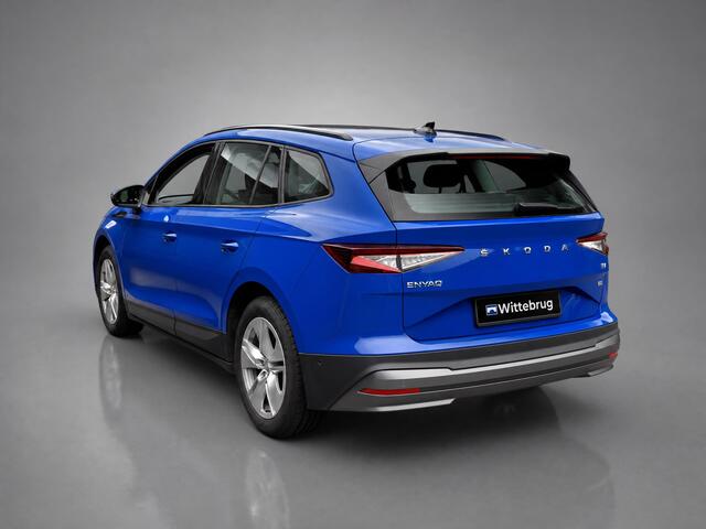 Skoda Enyaq iV 60 / Navigatie / Zwenkbare trekhaak / Parkeersensoren V+A / Lichtmetaal 19 inch /