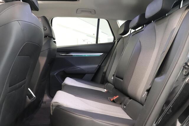 Skoda Enyaq iV 60 | Panoramadak | SoH 91% | Key-Less | Parkeersensor | 21"Lichtmetaal | Navigatie | Climate control |