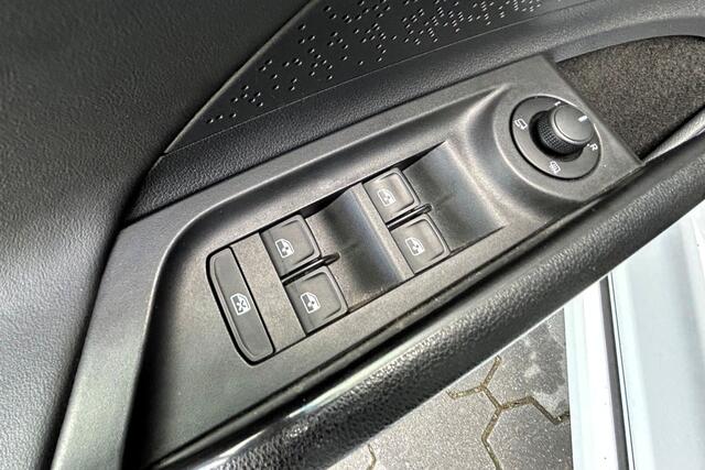 Skoda Enyaq iV 60 Sportline PANO LED KEYLESS 20"