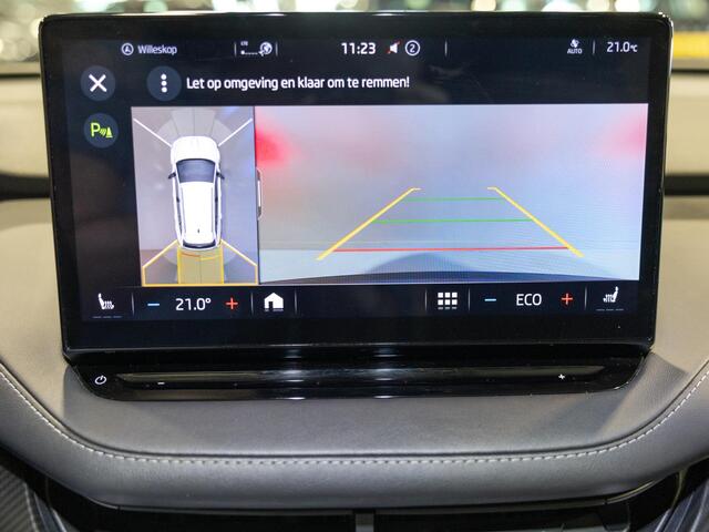 Skoda Enyaq iV 60 Founders Edition Black Sportline / 179pk / Panorama dak / Achteruitrij camera / Memory stoelen /