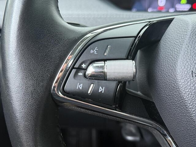 Skoda Enyaq iV 60 | 180 PK | SoH 89% | Trekhaak wegklapbaar | Cruise control | Climate control | LED verlichting | Navigatiesysteem | Parkeersensoren | Apple Carplay / Android Auto |
