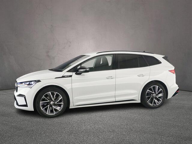 Skoda Enyaq iV 60 Sportline 180pk Automaat Trekhaak, Adaptive cruise control, Navigatie, Achteruitrijcamera, Stoelverwarming, LED matrix koplampen, Parkeersensoren, Stuurwiel verwarmd