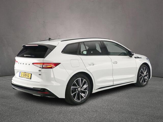 Skoda Enyaq iV 60 Sportline 180pk Automaat Trekhaak, Adaptive cruise control, Navigatie, Achteruitrijcamera, Stoelverwarming, LED matrix koplampen, Parkeersensoren, Stuurwiel verwarmd