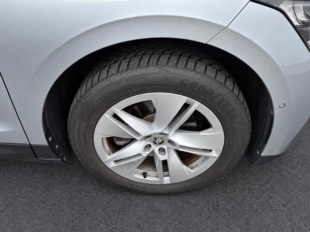 Skoda Enyaq iV 77kW/h 80 Limited Edition Plus 204pk / Navigatie / Camera / Clima / Stoelverwarming / LED verlichting / App-connect trans