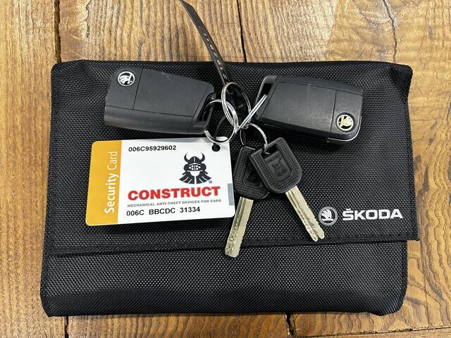 Skoda FABIA Combi 1.0 TSI Style | 110 pk | Parkeersensoren | Climate control | Stoelverwarming | 6 versnellingen | Startbutton