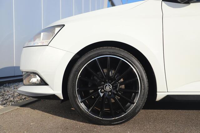 Skoda FABIA Combi 1.0 TSI Monte Carlo 95PK Sportstoelen Navigatie Clima Cruise Bluetooth Parkeersensor Front Assist 17 inch LMV