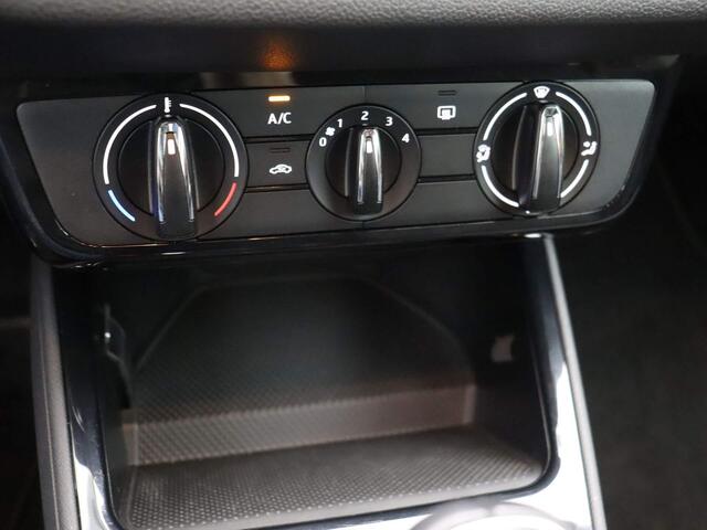 Skoda FABIA Ambition 1.0 TSI 95pk Cruise control, Airco, DAB, Radio, Parkeersensor achter, LED koplampen, App connect