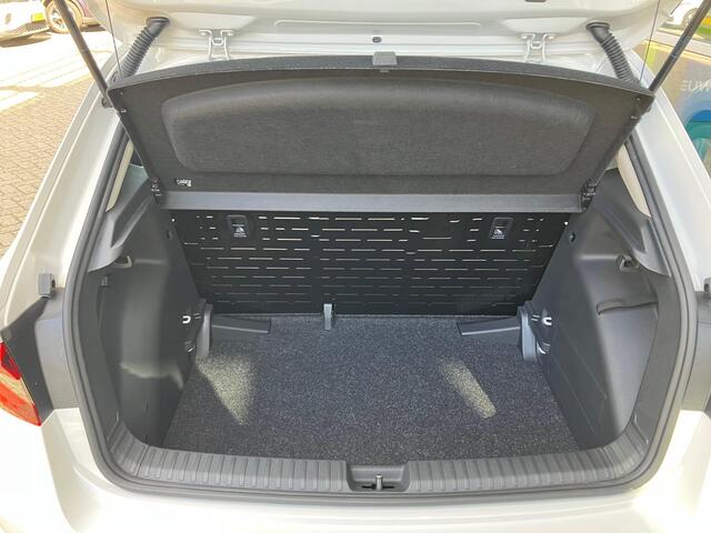 Skoda FABIA Essence 1.0 TSI 95 pk | Airconditioning | Parkeersensoren | LED verlichting |