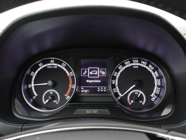 Skoda FABIA Combi 1.0 TSI Ambition | 95 PK | Apple CarPlay / Android Auto | Parkeersensoren achter | Dodehoek detectie |