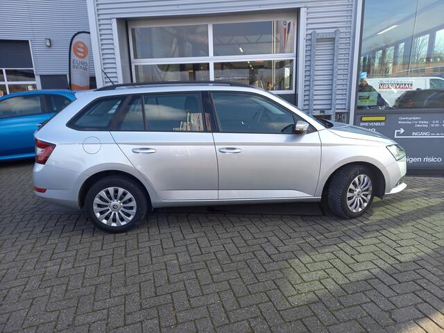 Skoda FABIA Combi 1.0 TSI Ambition - NAVI - PARKEERSENSOREN - AIRCO - CRUISE - CARPLAY / ANDROID - 1 EIGENAAR - NL AUTO